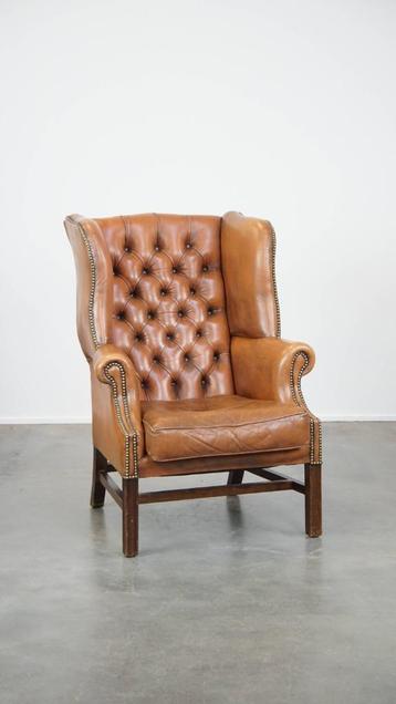 Klassieke rundleren Engelse chesterfield oorfauteuil beschikbaar voor biedingen