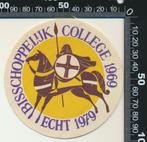 Sticker: Bisschoppelijk College - 10 Jaar - Echt, Verzamelen, Stickers, Overige typen, Ophalen of Verzenden, Zo goed als nieuw