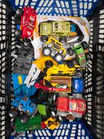 Grote bak vol speelgoedauto's en vrachtwagens, Ophalen of Verzenden, Gebruikt