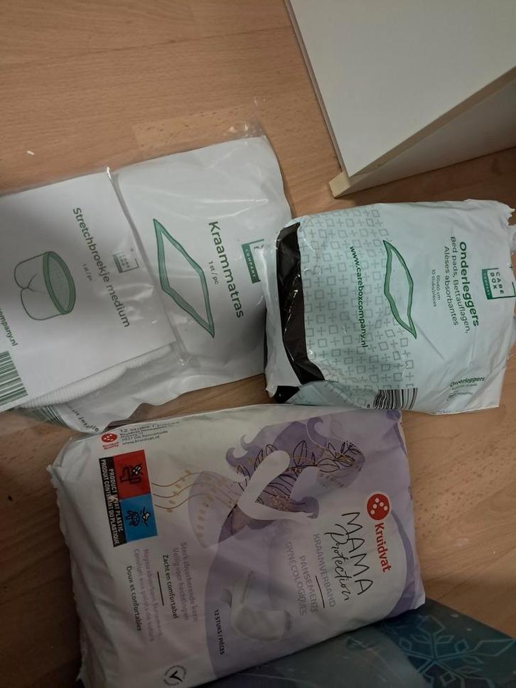 Kraampakket: Kraamverband, Matras, Onderleggers, Broekje, Kinderen en Baby's, Babyvoeding en Toebehoren, Zo goed als nieuw, Overige typen
