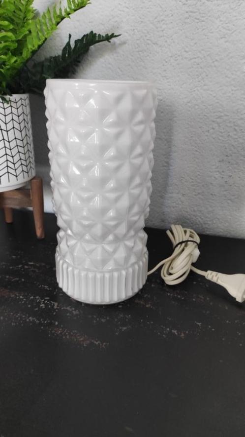 Vintage tafellamp Ikea melkglas Vanadin, Huis en Inrichting, Lampen | Tafellampen, Gebruikt, Minder dan 50 cm, Glas, Ophalen of Verzenden