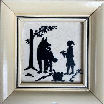 Oud Tegeltje met Silhouet roodkapje en de wolf 6x6 cm beschikbaar voor biedingen