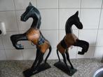PAARD METAAL MET HOUT, 2 STUKS, PAARDEN DIE STEIGEREN, Ophalen of Verzenden, Gebruikt