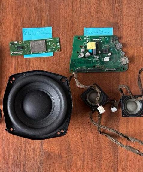 SoundTouch 30 onderdelen - o.a. Interface,Bass, Tweeters, BT, Audio, Tv en Foto, Audiokabels en Televisiekabels, Gebruikt, Luidsprekerkabel