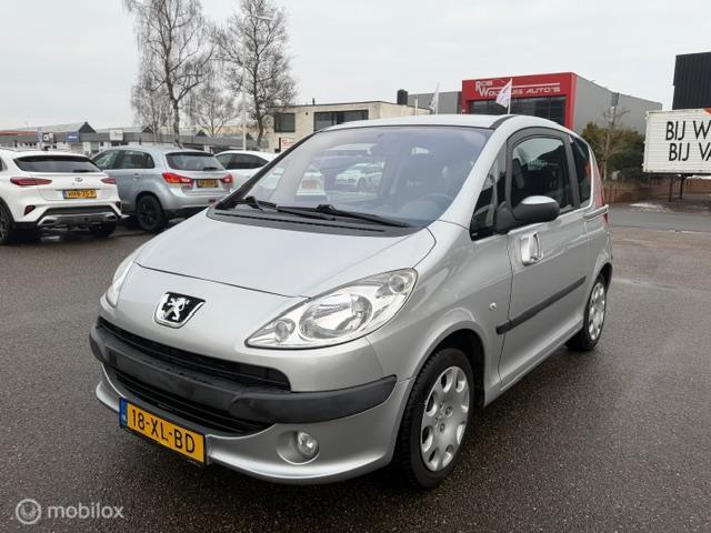 Peugeot 1007 1.4-16V Gentry Pack Topstaat!, Voorwielaandrijving, Stof, 4 cilinders, 610 kg
