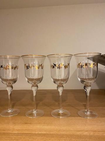 4 wijnglazen a la Riviera Maison goud beschikbaar voor biedingen
