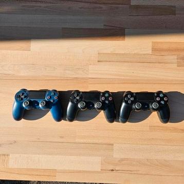 3 Dualshock 4 (PlayStation 4) controllers  beschikbaar voor biedingen