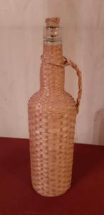 Grote glazen vaas / fles met riet / rotan rond jaren 60, Overige kleuren, 50 tot 75 cm, Nieuw, Ophalen of Verzenden