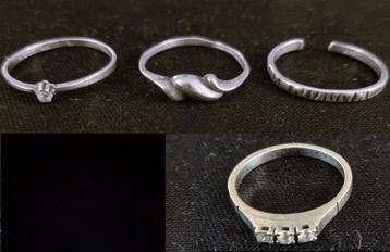 4 ringen van zilver 925, maten 16 - 17 - 17.5 cm beschikbaar voor biedingen