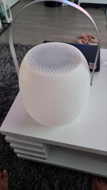 Bluetooth tafellamp  beschikbaar voor biedingen