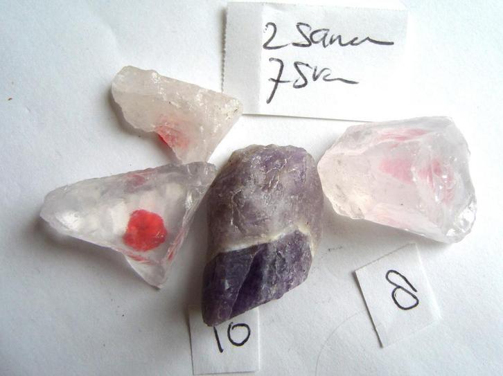 gouden driehoek foto1=1,24 amethist bergkristal rozenkwarts, Verzamelen, Mineralen en Fossielen, Mineraal, Ophalen of Verzenden