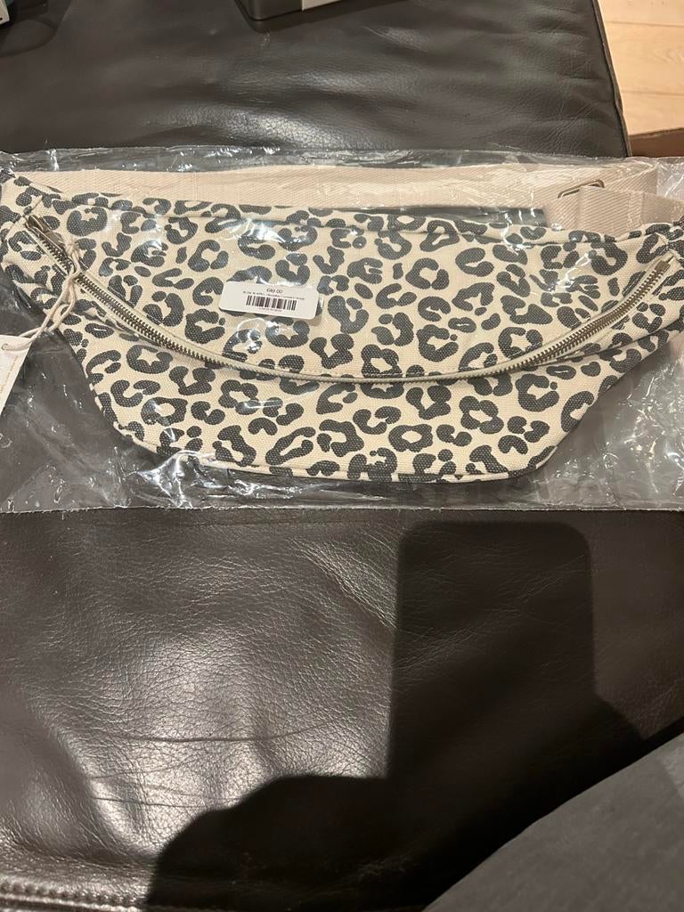 Nieuwe Buideltas met Luipaardprint, Sieraden, Tassen en Uiterlijk, Tassen | Damestassen, Ophalen of Verzenden, Nieuw, Beige, Overige typen