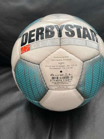 Derbystar Classic Light Voetbal beschikbaar voor biedingen