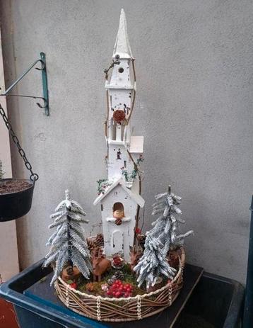 Te koop kerkje met verlichting met kerst decoratie hoogte 90 beschikbaar voor biedingen