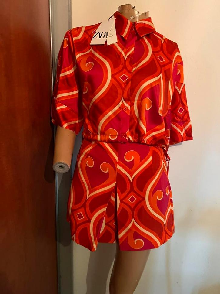 ZARA  set broek XS blouse S NIEUW MET KAARTJES, Kleding | Dames, Jasjes, Kostuums en Pakken, Nieuw, Kostuum of Pak, Maat 34 (XS) of kleiner