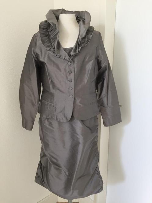3 Delige zijden dames pakje, Kleding | Dames, Dames-kledingpakketten, Zo goed als nieuw, Maat 42/44 (L), Ophalen of Verzenden