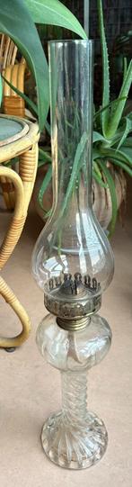 Mooie oude olielamp, bijna 57 cm, Antiek en Kunst, Ophalen of Verzenden