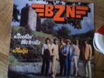 BZN - rockin' the trolls 20j, 7 inch, Single, Ophalen of Verzenden, Zo goed als nieuw