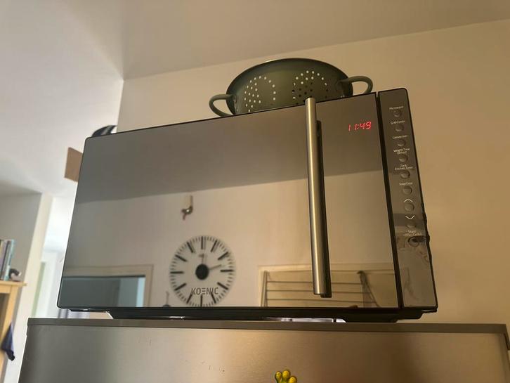 KOENIC Combi oven-magnetron, Witgoed en Apparatuur, Magnetrons, Gebruikt, Vrijstaand, Combimagnetron, 45 tot 60 cm, Oven, Draaiplateau