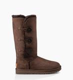 UGGs Bailey Button Triplet II Chocolate Brownie (NIEUW), Nieuw, Ophalen of Verzenden, Hoge laarzen, Bruin