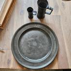 Bord en 2 maatbekers, Antiek en Kunst, Ophalen of Verzenden