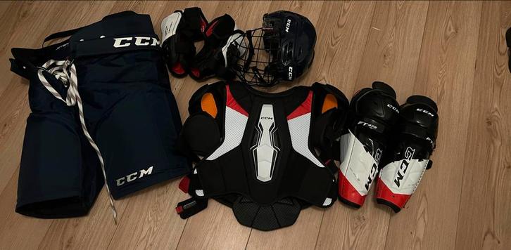 CCM comlete IJshockey Uitrusting gear, Sport en Fitness, IJshockey, Zo goed als nieuw, Kleding, Ophalen of Verzenden