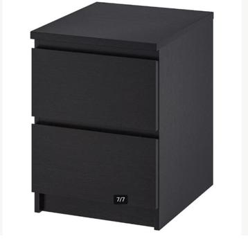 2 x Ikea Malm  nachtkastjes zwartbruin €30 per stuk beschikbaar voor biedingen