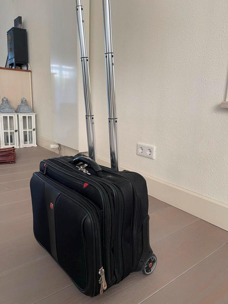Wenger Trolley - Perfect voor Reizen!, Sieraden, Tassen en Uiterlijk, Koffers, Gebruikt, Zacht kunststof, Minder dan 50 cm, Minder dan 35 cm