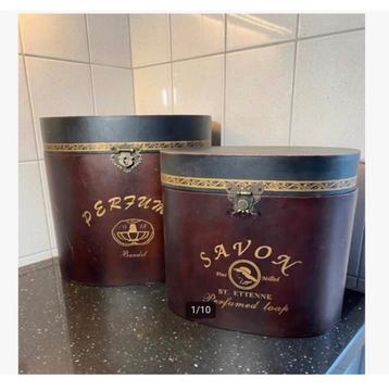 Korting 2 Brocante dozen “Savon””perfume” Ovaal, Hg.pr.p.set beschikbaar voor biedingen