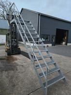 Stalen trap met bordes gegalv. Hoog 2,85 mtr. Nob194