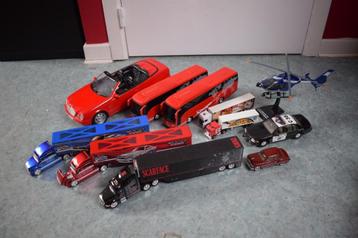 Lot 11miniatuur auto's, rommelmarkt, speelgoed beschikbaar voor biedingen