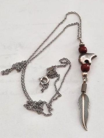 Native zilveren hangertje veer en beer, met ketting ARU 925 beschikbaar voor biedingen