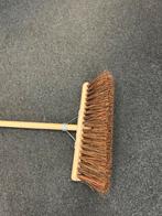 Nieuwe Bezem met Houten Steel, Ophalen, Nieuw, Bezem