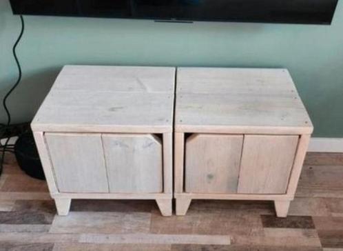 2 steigerhouten nachtkastjes,nu in gebruik als tv meubel, Huis en Inrichting, Slaapkamer | Nachtkastjes, Zo goed als nieuw, Minder dan 55 cm