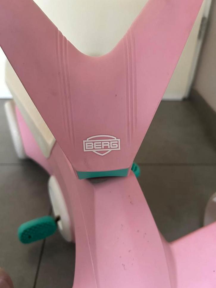 Roze loopfiets /driewieler van Berg go2, Fietsen en Brommers, Fietsen | Kinderfietsjes, Gebruikt, Minder dan 16 inch, Ophalen