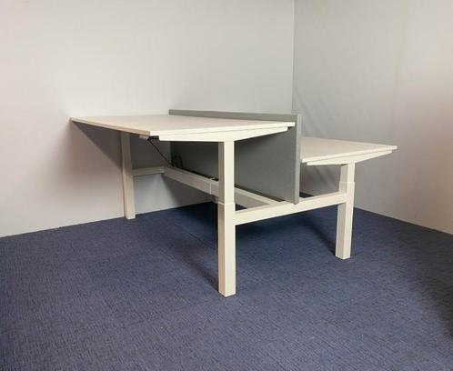 27 x Bench zit/sta bureau Ahrend, 200 x 210 cm. - wit, Huis en Inrichting, Bureaus, Gebruikt, Stabureau, Elektrisch, In hoogte verstelbaar