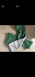 Uniqlo Scarf, Kleding | Dames, Ophalen of Verzenden, Zo goed als nieuw, Sjaal