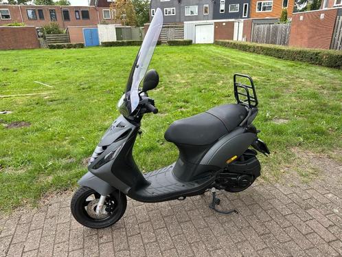 Piaggio Zip, Fietsen en Brommers, Snorfietsen en Snorscooters, Zo goed als nieuw, Piaggio, Benzine, Ophalen