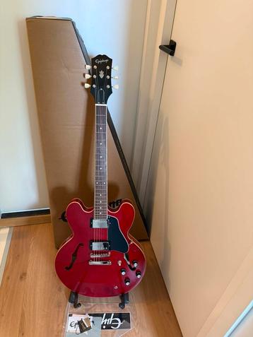 Epiphone ES-335 Satin Cherry - Semi-akoestische gitaar beschikbaar voor biedingen