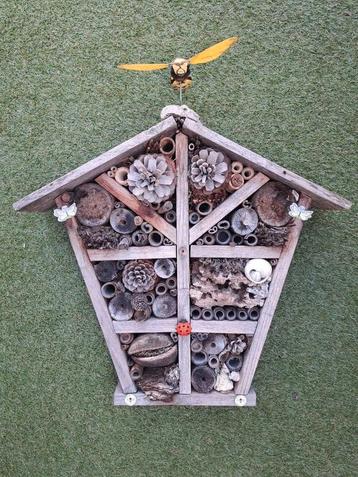 🐝BIJENHOTEL INSECTENHOTEL HUISJE VERBLIJF INSECTEN BEESTJES beschikbaar voor biedingen