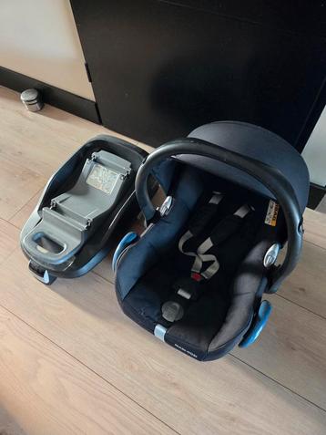 Maxi-Cosi Autostoel met Isofix Base beschikbaar voor biedingen