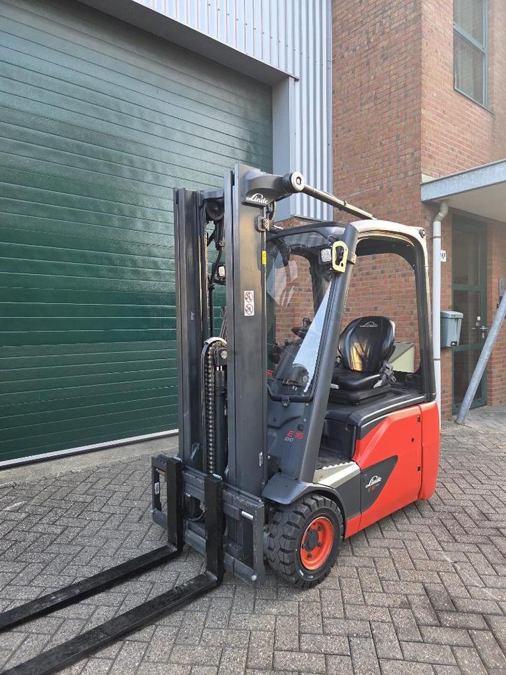 LINDE E16C-02 (386) 2017.! Triplex mast 4625mm met sideshift, Zakelijke goederen, Machines en Bouw | Heftrucks en Intern transport