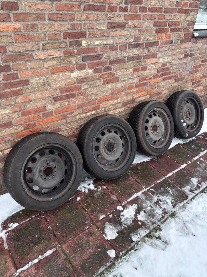 Winterbanden set BMW 1-serie (E87), Auto-onderdelen, Banden en Velgen, Banden en Velgen, Winterbanden, 16 inch, 185 mm, Personenwagen