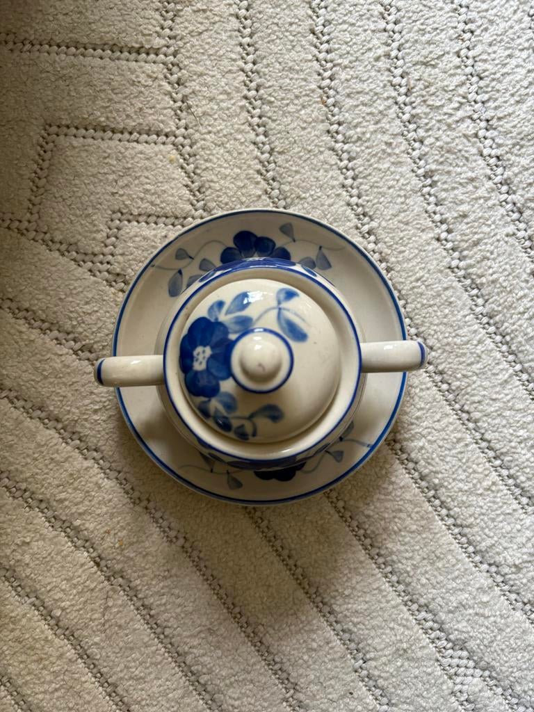 Vintage Ursula Handgeschilderd Kop en Schotel, Huis en Inrichting, Gebruikt, Ophalen of Verzenden, Overige stijlen, Kop(pen) en/of Schotel(s)