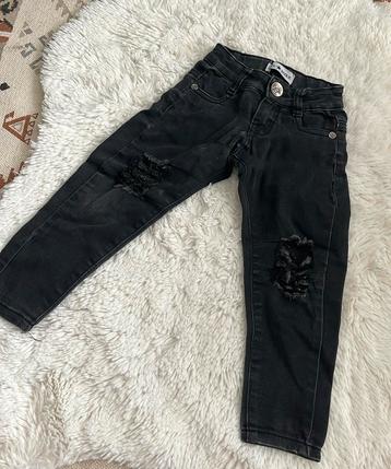 Baby jeans beschikbaar voor biedingen