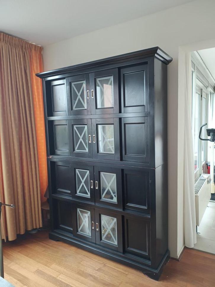 Degelijke zwarte buffetkast met schuifdeurtjes, Huis en Inrichting, Kasten | Buffetkasten, Gebruikt, 200 cm of meer, 100 tot 150 cm