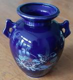 Oude keramieken vaas met pauwen, Antiek en Kunst, Antiek | Vazen, Ophalen of Verzenden