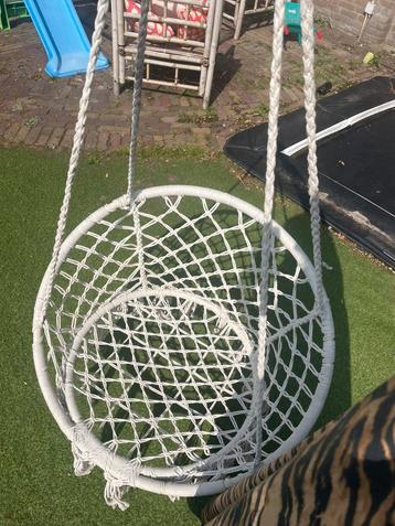 Hang schommel xenos beschikbaar voor biedingen