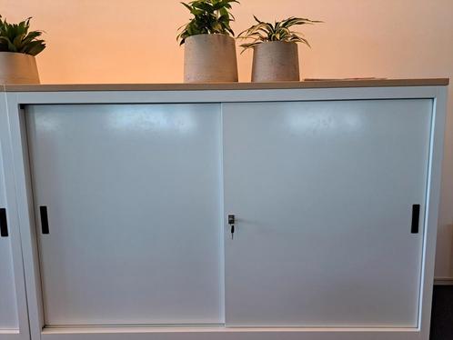 Archiefkast kantoorinrichting wit metaal in nieuwstaat kast, Huis en Inrichting, Kasten | Roldeurkasten en Archiefkasten, Zo goed als nieuw