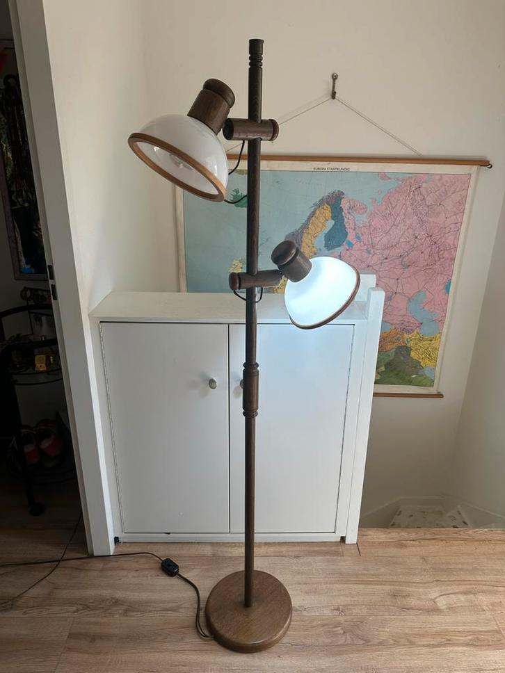 Steinhauer Houten Vloerlamp Jaren '70 - 2 Lampen, Huis en Inrichting, Lampen | Vloerlampen, Gebruikt, 150 tot 200 cm, Hout, Ophalen